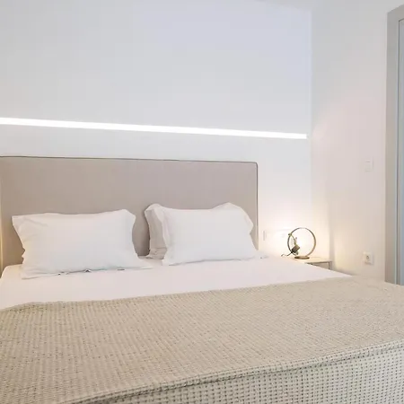 Gorgeous Paros 3 Bedrooms Harmony Private Outdoor Jacuzzi Garden Views Naousa *